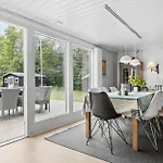 4 Bedroom In *