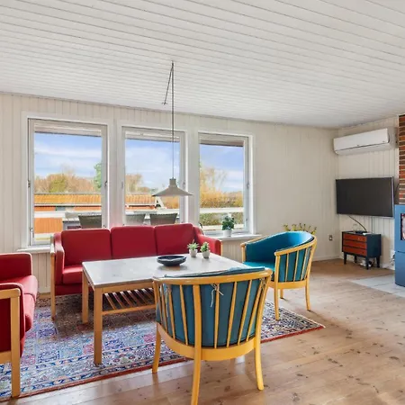 Semesterbostad 4 Bedroom In Glesborg