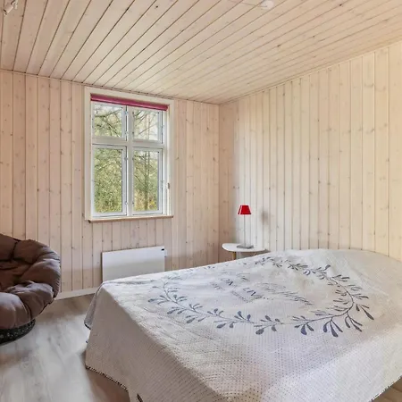4 Bedroom In *