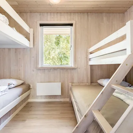 4 Bedroom In בית נופש Glesborg