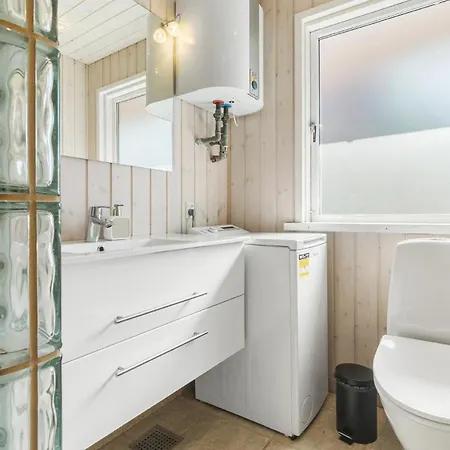 בית נופש 4 Bedroom In