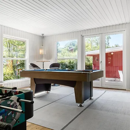 4 Bedroom In *