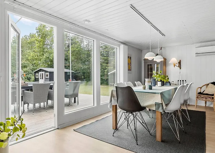 4 Bedroom In *